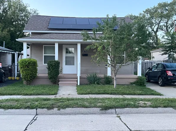 17711 Tennyson St, Roseville, MI 48066