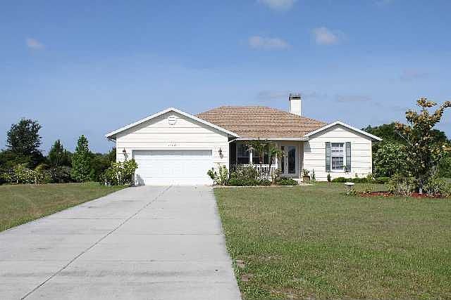 Home on 1.5 Acre Lot in FoxBrook
