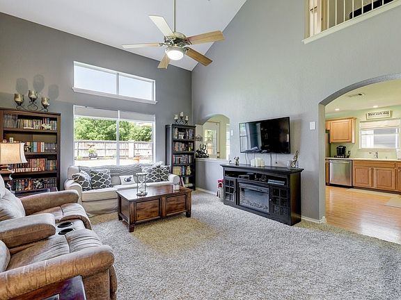 3rd image of 2607 Greenlee Dr