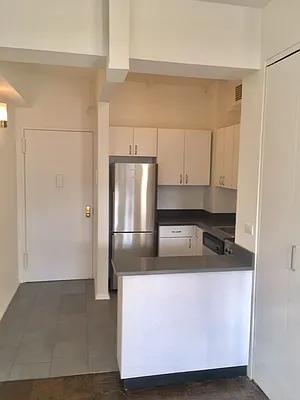 Rented by Solil Management | media 9