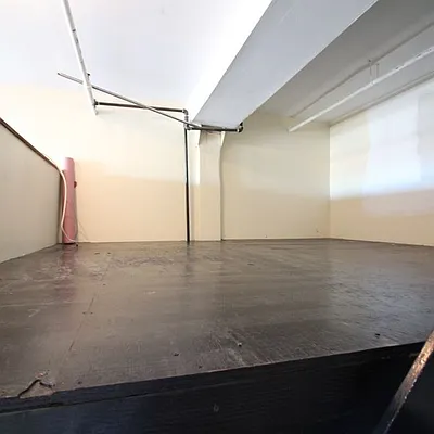 Rented by Nooklyn NYC LLC | media 22