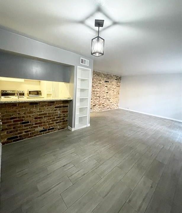 2nd image of 2201 Fountain View Dr APT 27