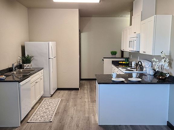 4th image of 13816 W Bergen Dr #A