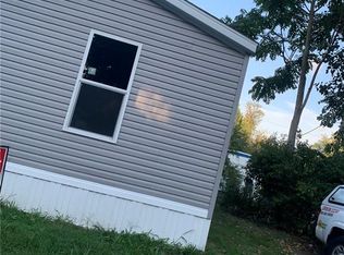 16 Alfa Dr, Pawtucket, RI 02860