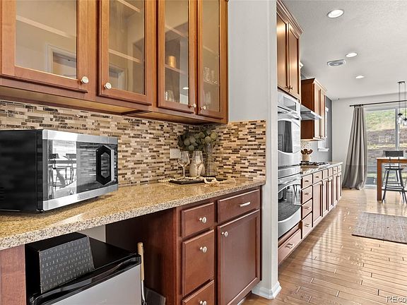 4th image of 6678 Esmeralda Drive