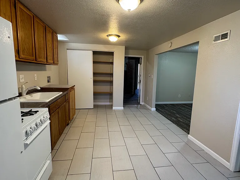 1464 Adams St #A — Photo 28
