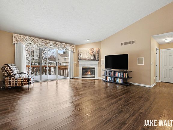 4th image of 3766 Old Elm Dr SE