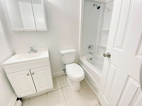 5th image of 5003 Grand Ave #5