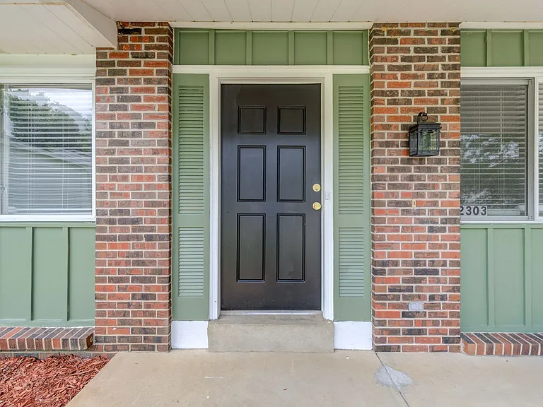 2303 Ida Dr — Photo 24