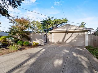 1118 Crest Ave, Pacific Grove, CA 93950