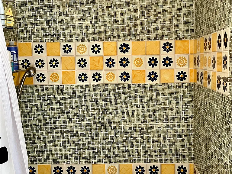 367 Pearl St — Photo 37