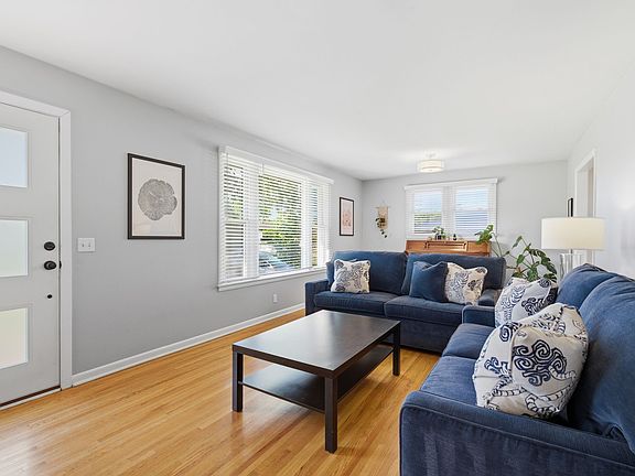 5th image of 1907 Rosebank Ave