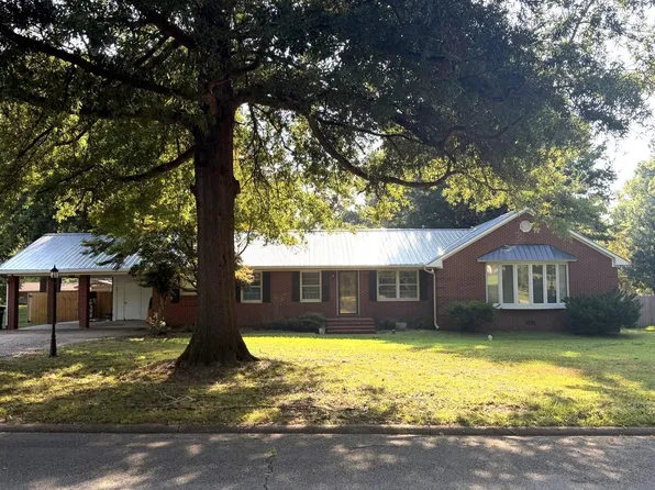 1107 Lady Marion Dr, Union City, TN 38261
