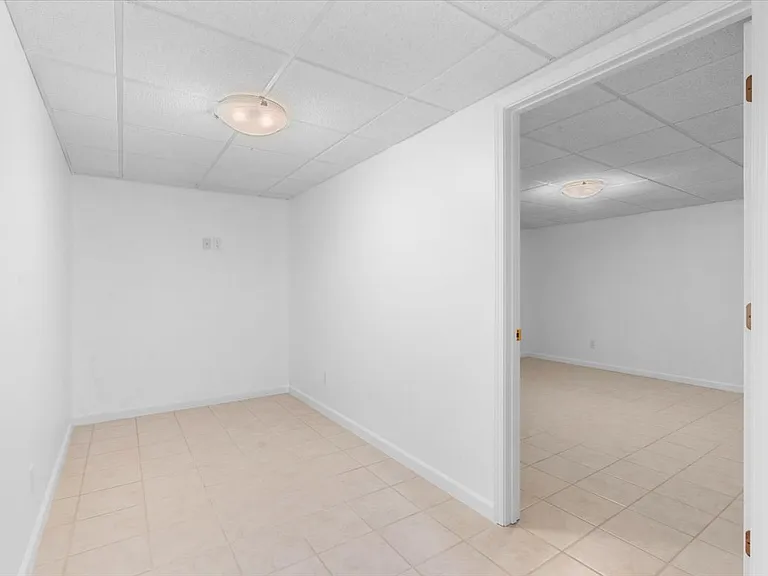 114 Heatherstone Dr #1 — Photo 41