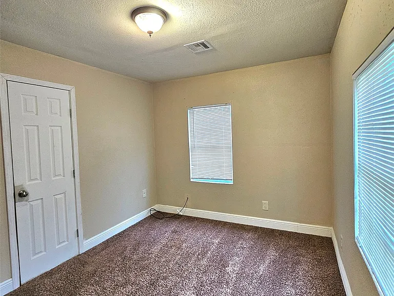 2040 E Woodrow Ct — Photo 7