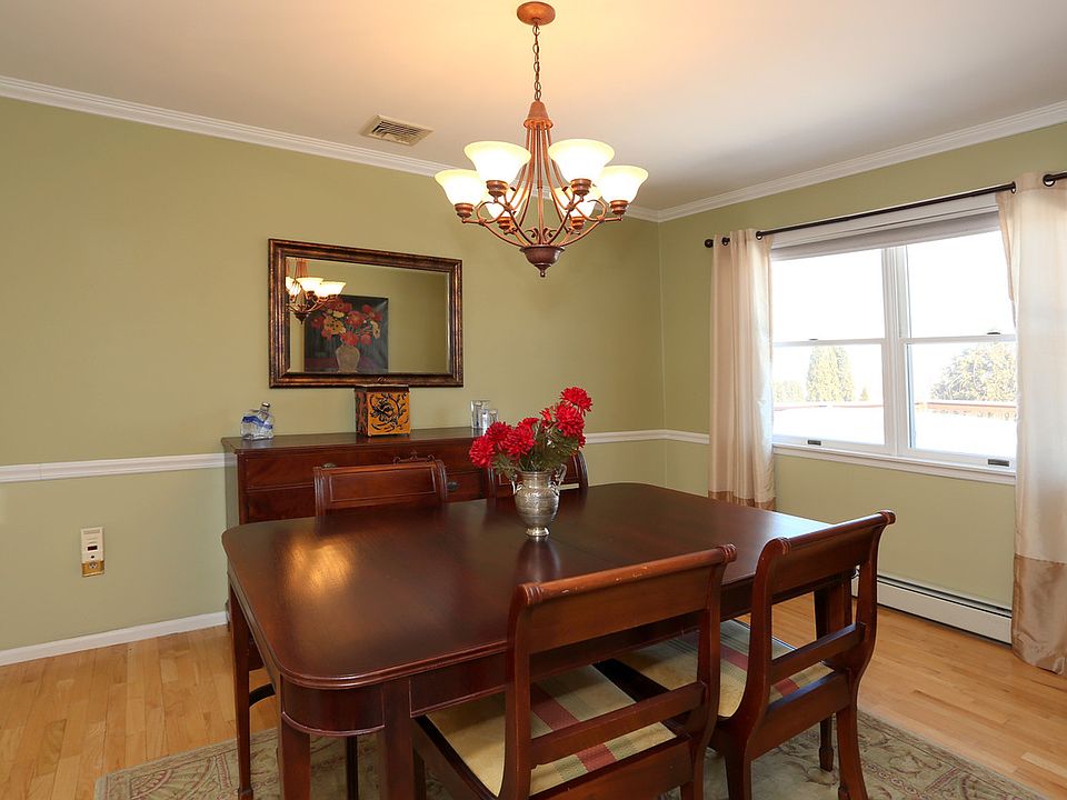 1st image of 44 Walter Dr