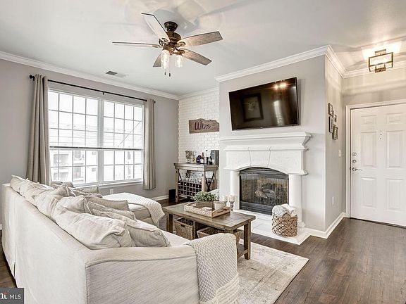 5th image of 12901 Centre Park Cir APT 419