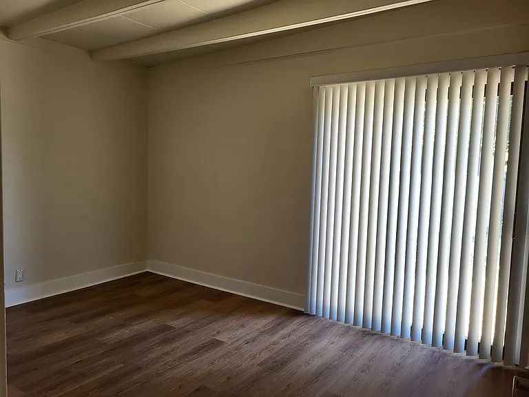 300 Utah St — Photo 16