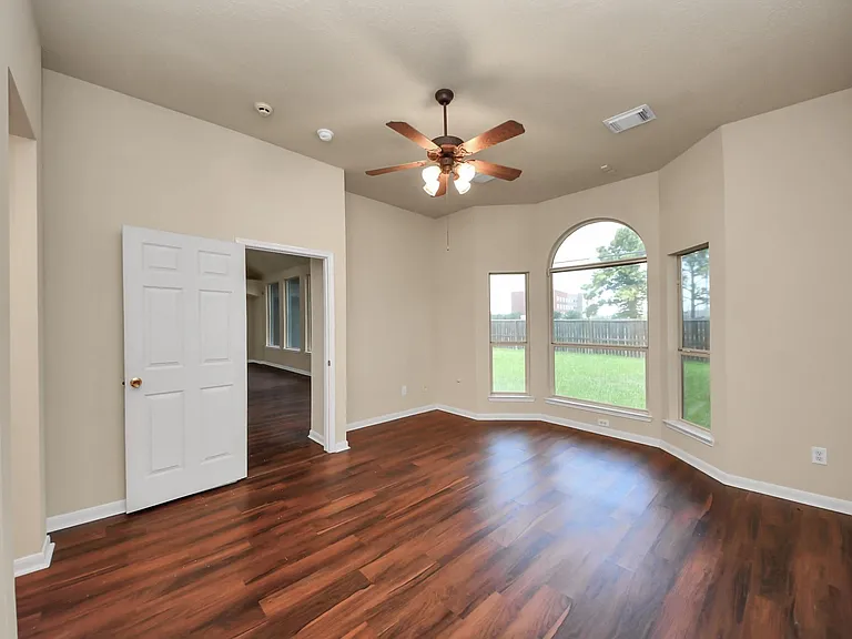 530 Majestic Ridge Dr — Photo 5