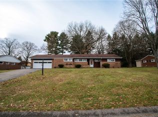 104 Appletree Dr, Beaver, PA 15009