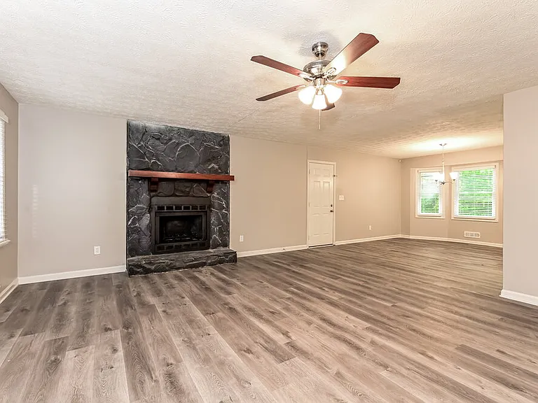 709 Cloudland Ct — Photo 3
