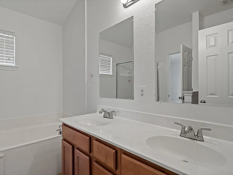 9201 Brodie Ln #203 — Photo 18