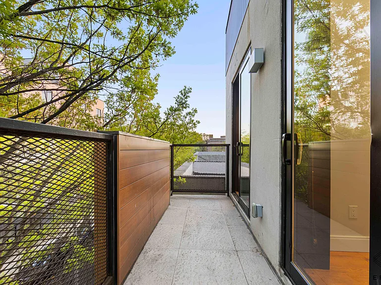 691 Chauncey St #4E — Photo 12