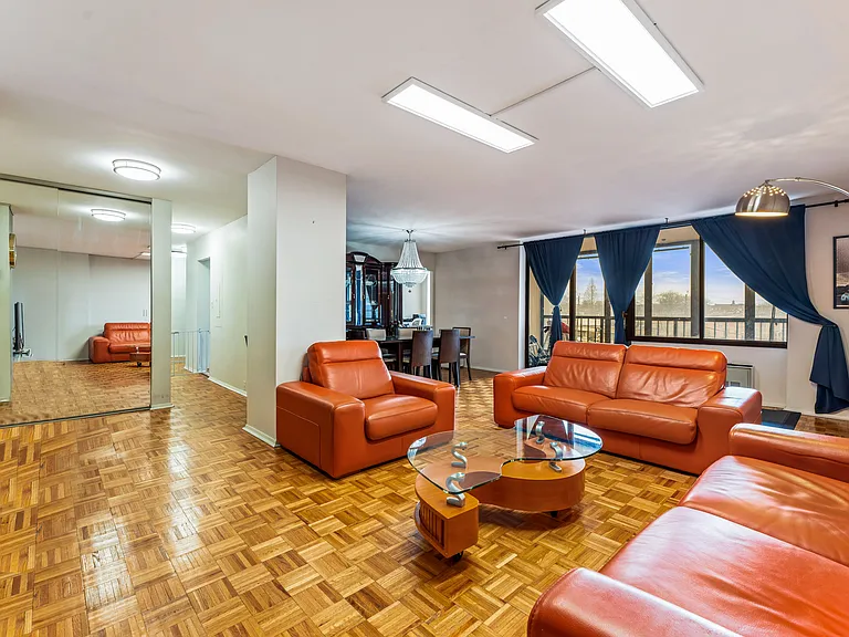 300 Winston Dr #318 — Photo 3
