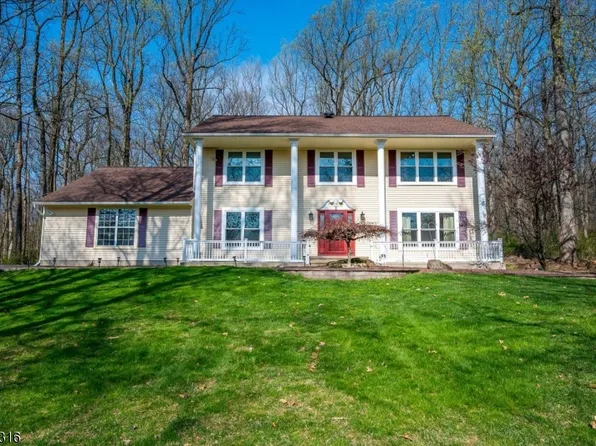 9 Stirrup Way, Franklin Twp., NJ 08540