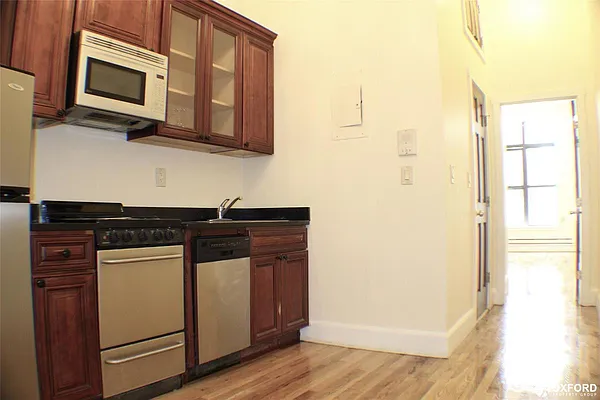 Rented by Oxford Property Group | media 43