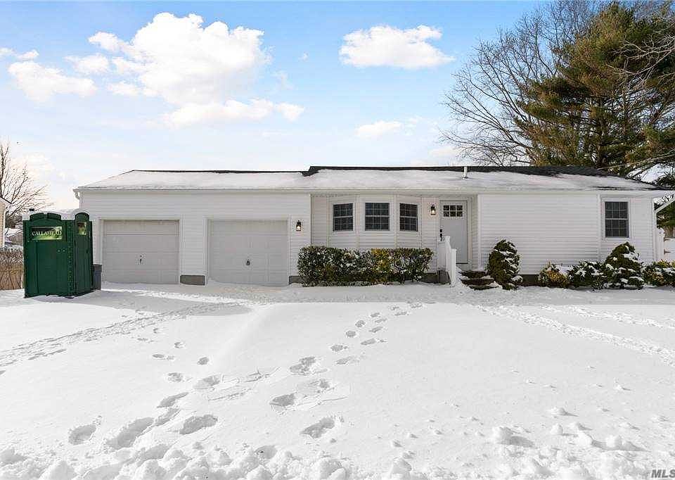 1st image of 3016 Acorn Ave