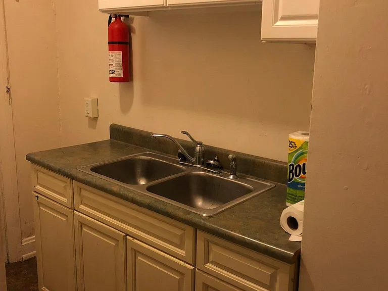 42 S West St #1 — Photo 6