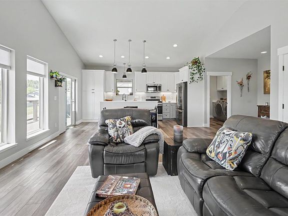 4th image of 1312 Hills Circle