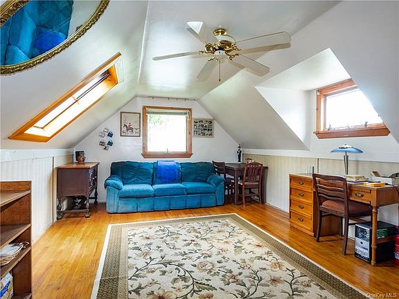 4th image of 25 Neversink Dr