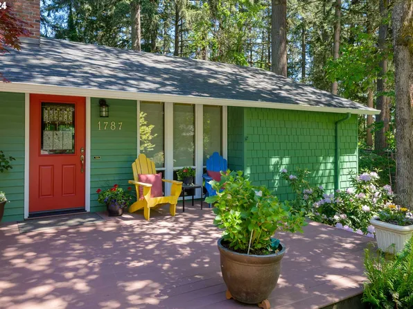 1787 Fircrest Dr, Eugene, OR 97403
