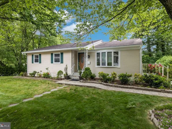 131 Casmar St SE, Vienna, VA 22180