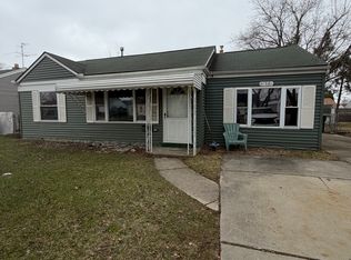 27321 Grandmont St, Roseville, MI 48066