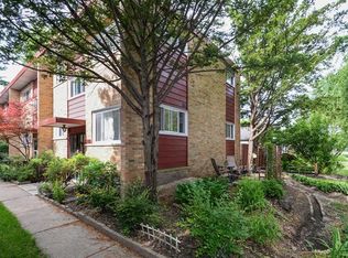 1614 Main St APT A, Evanston, IL 60202