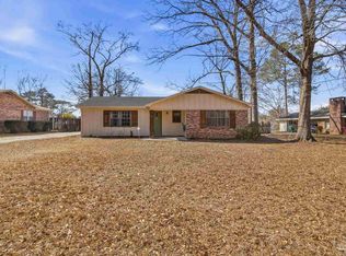 104 Thorndale Pl, Atmore, AL 36502