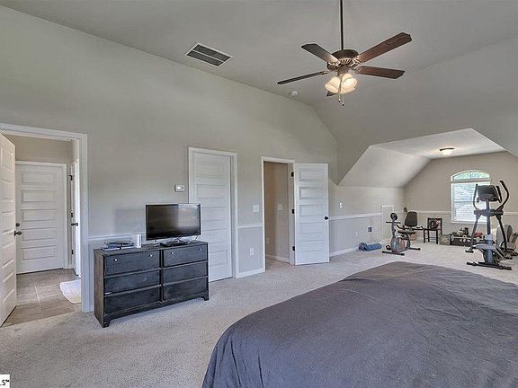 5th image of 201 Watergrove Dr