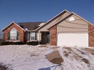 7508 Stonebridge Dr, Maryville, IL