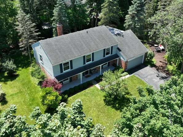 20159 Cobblestone Ct, Beverly Hills, MI 48025