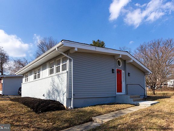 3rd image of 8206 Arrowhead Rd