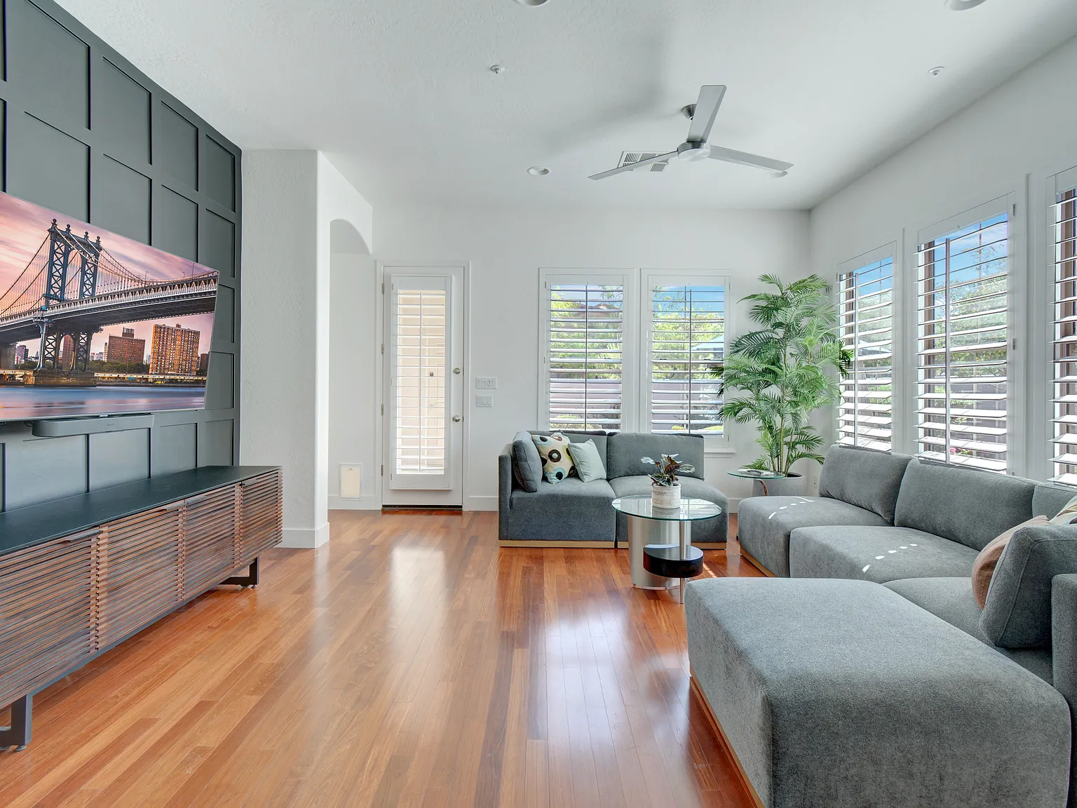 3 bed, 1935 sqft, $6,150 — Photo 3