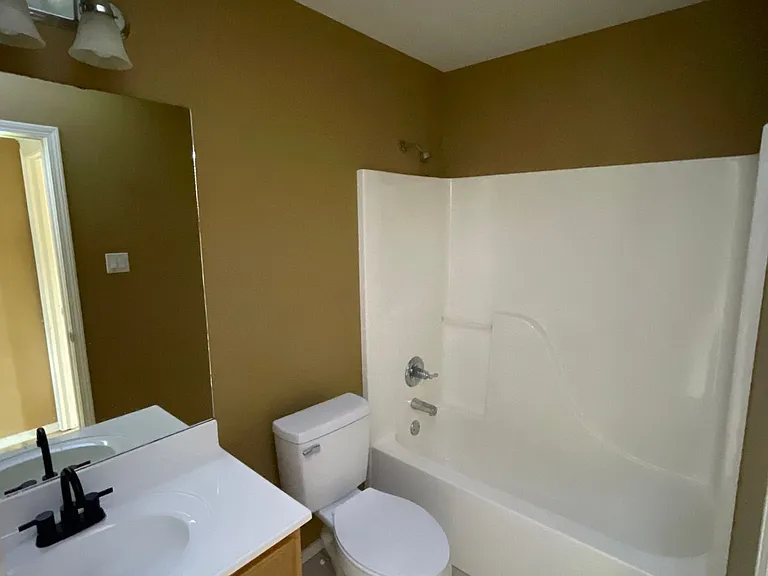 13823 Harold Dr — Photo 2