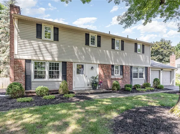 578 Bending Bough Dr, Webster, NY 14580