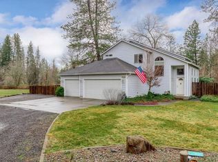 7426 Rogue River Dr, Shady Cove, OR