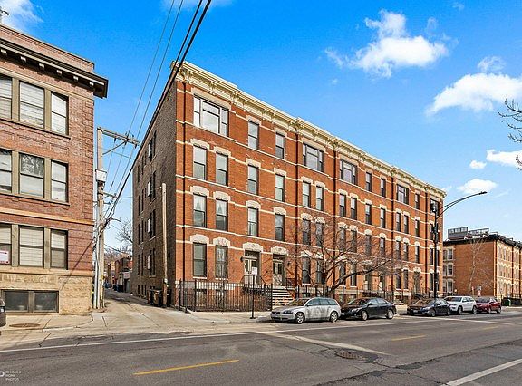 3rd image of 510 W Armitage Ave APT 1