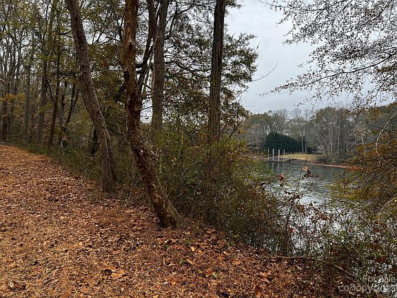 3rd image of 155 Lookout Dam Rd