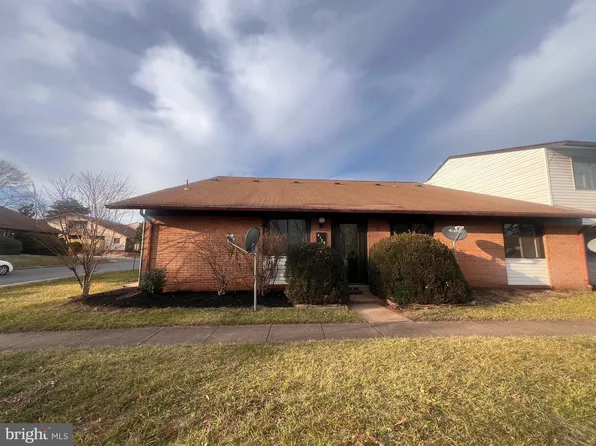 4129 Meadowland Ct, Chantilly, VA 20151